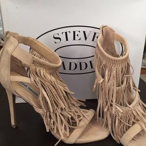 Steve Madden suede fringe sandals